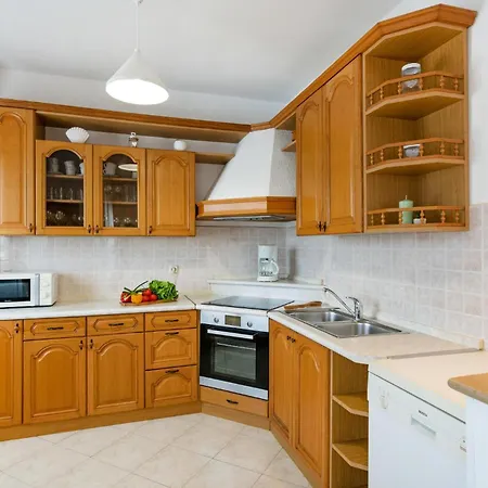6 Bedroom Lovely In 別荘 *