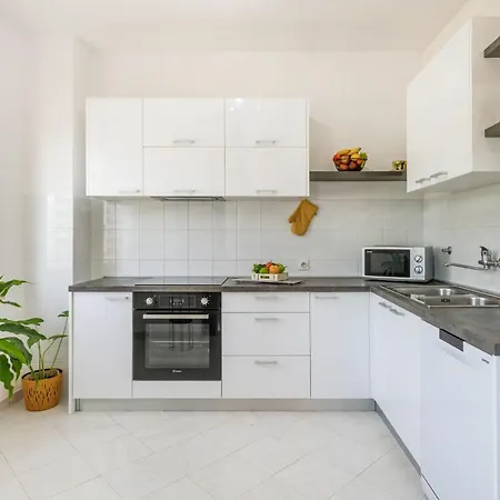 6 Bedroom Lovely In * Barban