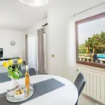 Orihi Bb Croatia 度假居